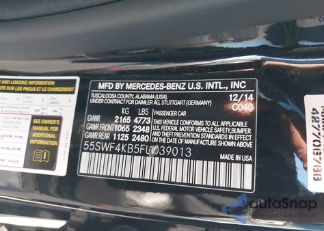 2015 Mercedes-Benz C 300 Sport 4Matic z USA, uszkodzony, nr VIN 55SWF4KB5FU039013